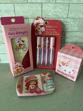 Strawberry Shortcake Pink Beauty Accessory Set